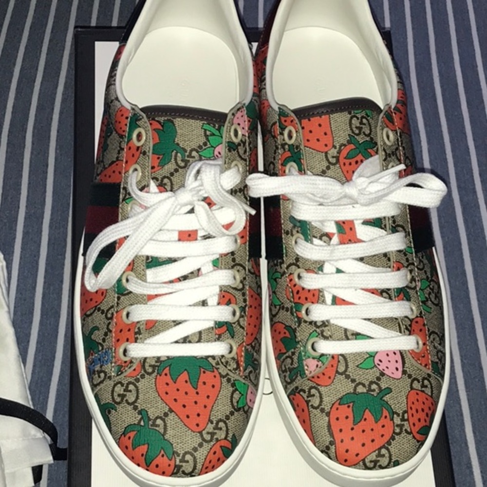 Authentic Gucci new ace lace up sneakers